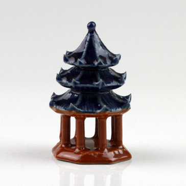Bonsai-Figur "Tempel-Pagode", Keramikfigur mit Schwingdächern