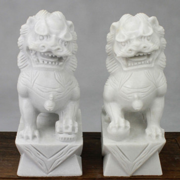 Fu-Hunde Stein-Figuren weiß