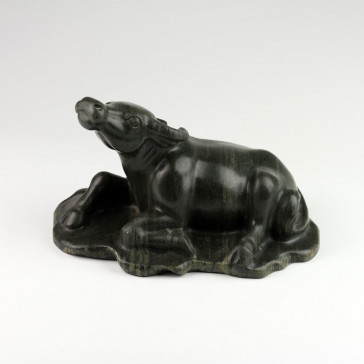 Steinfigur "Der Büffel", chinesisches Tierkreiszeichen, massive Steinskulptur
