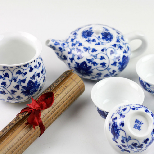 Chinesisches Teeservice Lotusblume, blau-weisses Porzellan