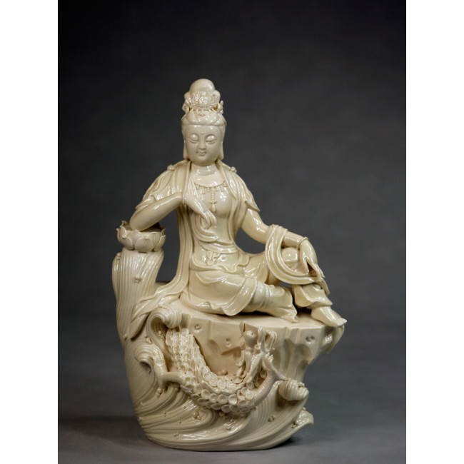 Chinesische Götter Figur Buddha Bodhisattva Kwan Yin reitend auf Drachen