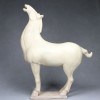 Tang-Pferd "Stolz - Elfenbeinweiß" Pferde-Statue