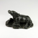 Steinfigur "Der Büffel", chinesisches Tierkreiszeichen, massive Steinskulptur