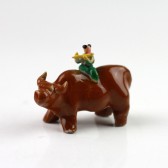 Keramik-Figur Wasserbüffel mit Flötenspieler, Bonsaifigur
