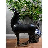 Tang-Pferd "Stolz - Obsidianschwarz" Keramik Pferd