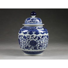 Chinesische Vase "Blütenpracht" Deckelvase blau weißes Porzellan