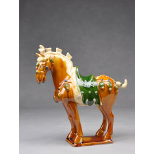Tang-Pferd Parade, hell (linksgewandt) - Pferdeskulptur aus Keramik