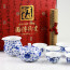 asiatische Teezeremonie, Teeservice aus Porzellan