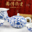 chinesische Porzellan-Teekanne, asiatische Teekultur