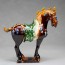 Tang-Pferd Parade (rechtsgewandt) - Pferdeskulptur aus Keramik
