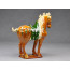 Tang-Pferd Parade, hell (linksgewandt) - Pferdeskulptur aus Keramik