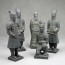 Terrakotta-Krieger Set mit Kaiser Qin, 22cm-Serie dunkel