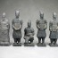 Terrakotta-Krieger Set mit Kaiser Qin, 22cm-Serie dunkel