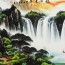 asiatisches Dorf am Wasserfall